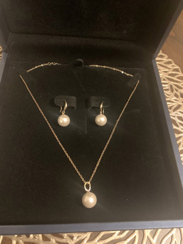 Empress Pearl Necklace & earrings Set