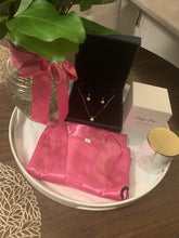 Load image into Gallery viewer, Beautiful Empress Necklace &amp; Earrings Set
